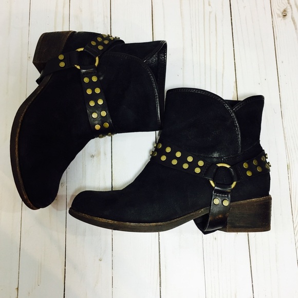 ugg demi croc ankle boots